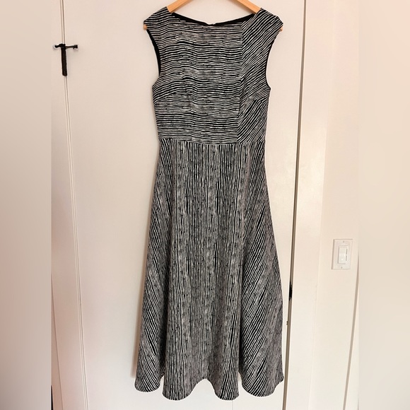 Gorgeous Molly Bracken Midi Dress - Picture 1 of 5